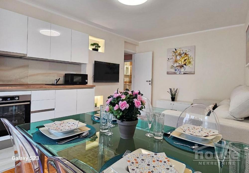 Slika 1 - Stan,NOVI SAD,CENTAR,kv: 56.00, € 170000, ID: 1064452