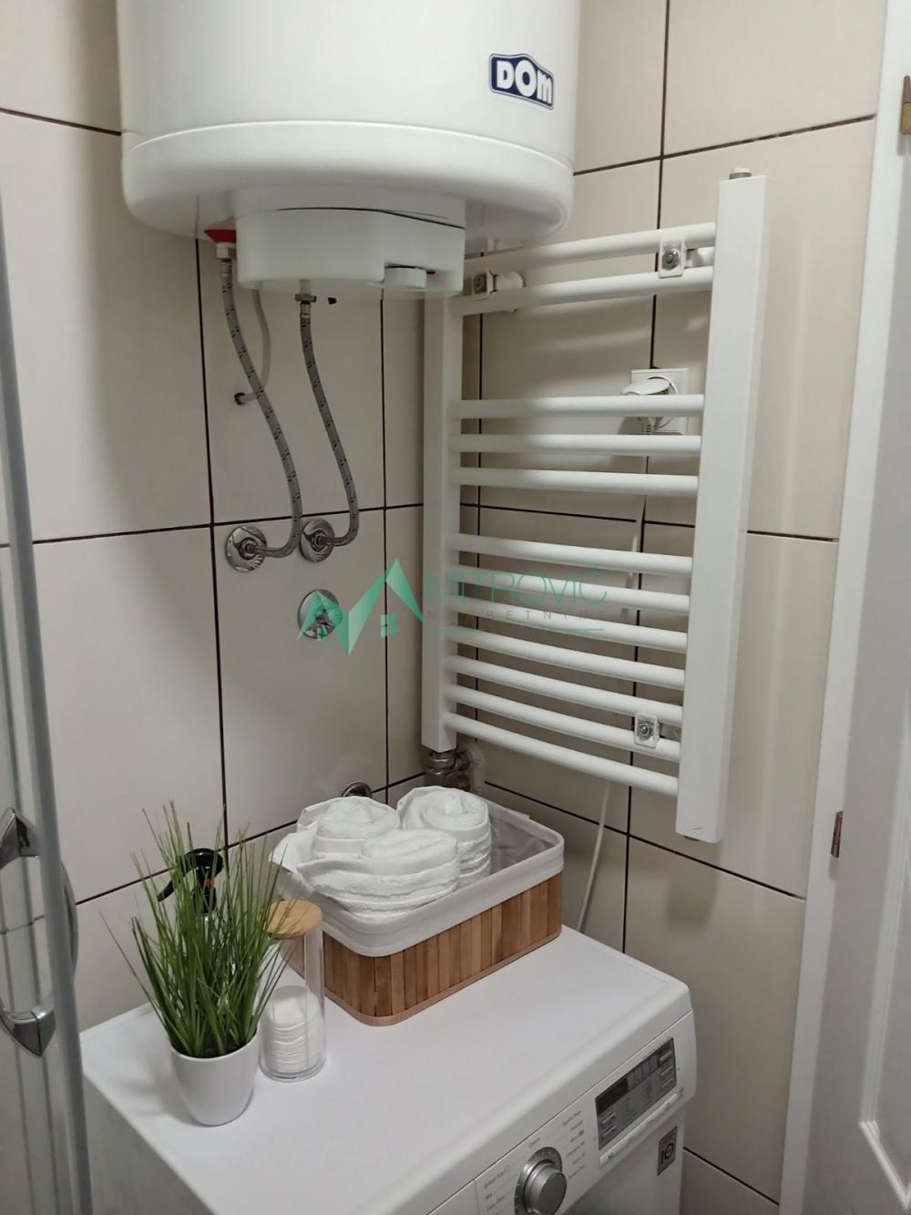 Slika 9 - Jednoiposoban, 39m2, Socijalno Novi Sad, sa terasom, sa parkingom