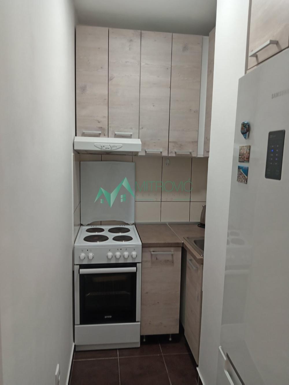 Slika 4 - Jednoiposoban, 39m2, Socijalno Novi Sad, sa terasom, sa parkingom