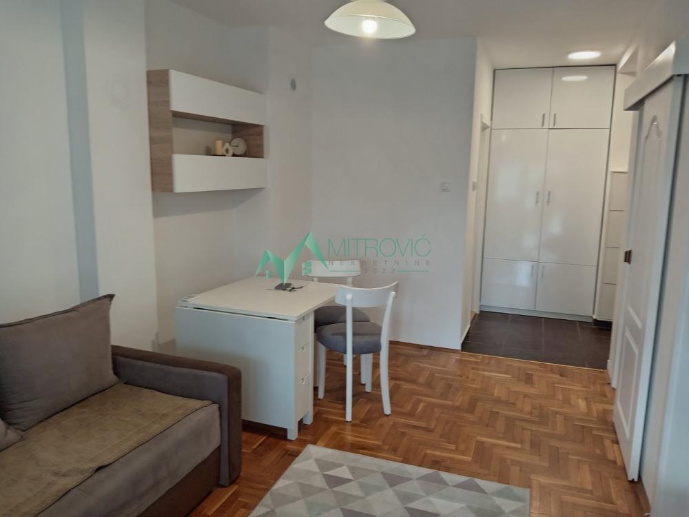 Slika 3 - Jednoiposoban, 39m2, Socijalno Novi Sad, sa terasom, sa parkingom