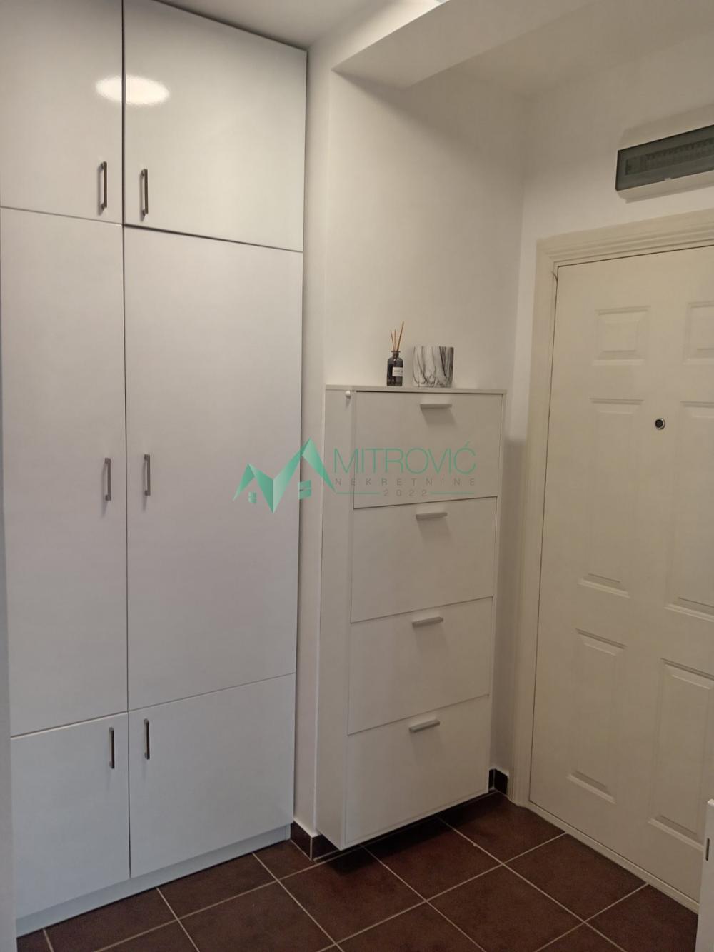 Slika 11 - Jednoiposoban, 39m2, Socijalno Novi Sad, sa terasom, sa parkingom