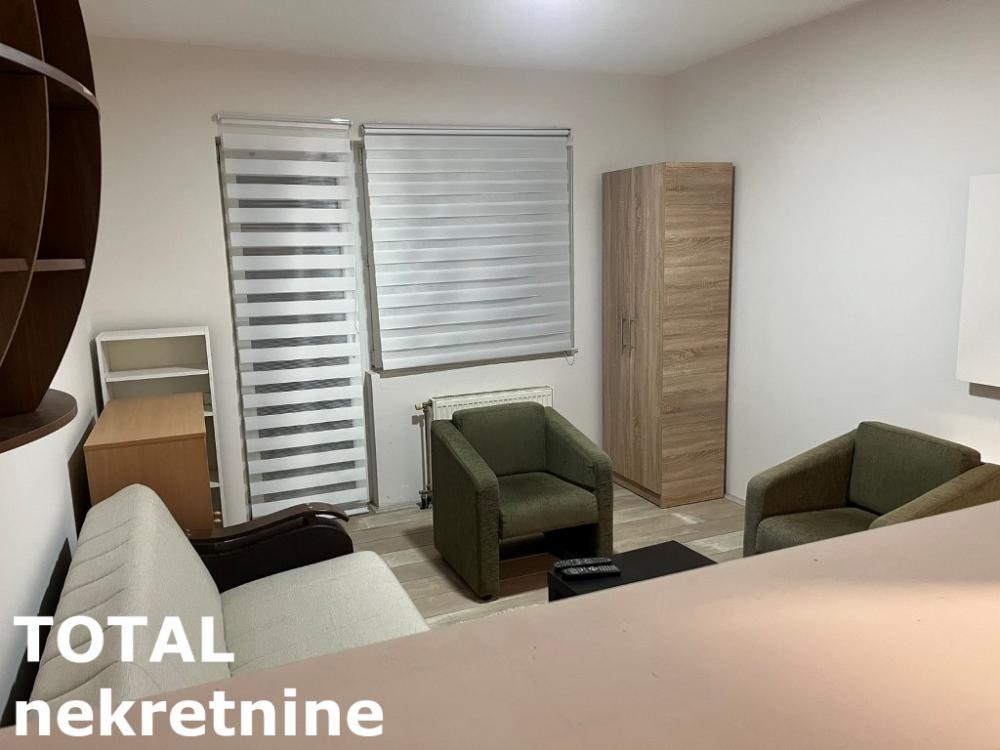 Slika 1 - Stan,NOVI SAD,BULEVAR,kv: 28.00, € 115000, ID: 1101296