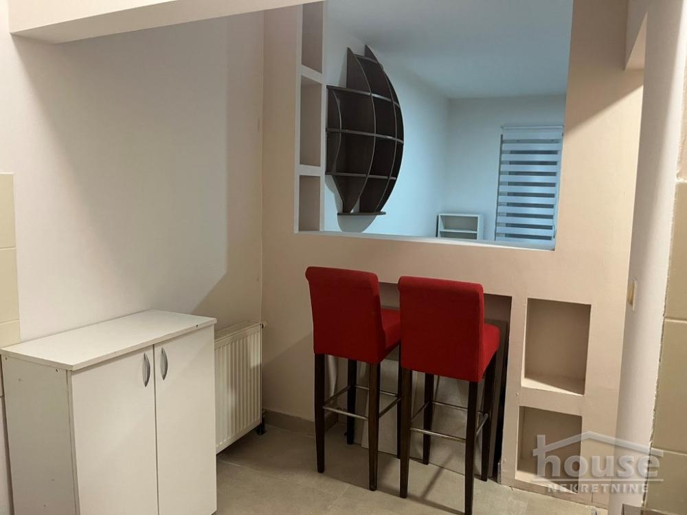 Slika 6 - Stan,NOVI SAD,BULEVAR,kv: 28.00, € 115000, ID: 1064448