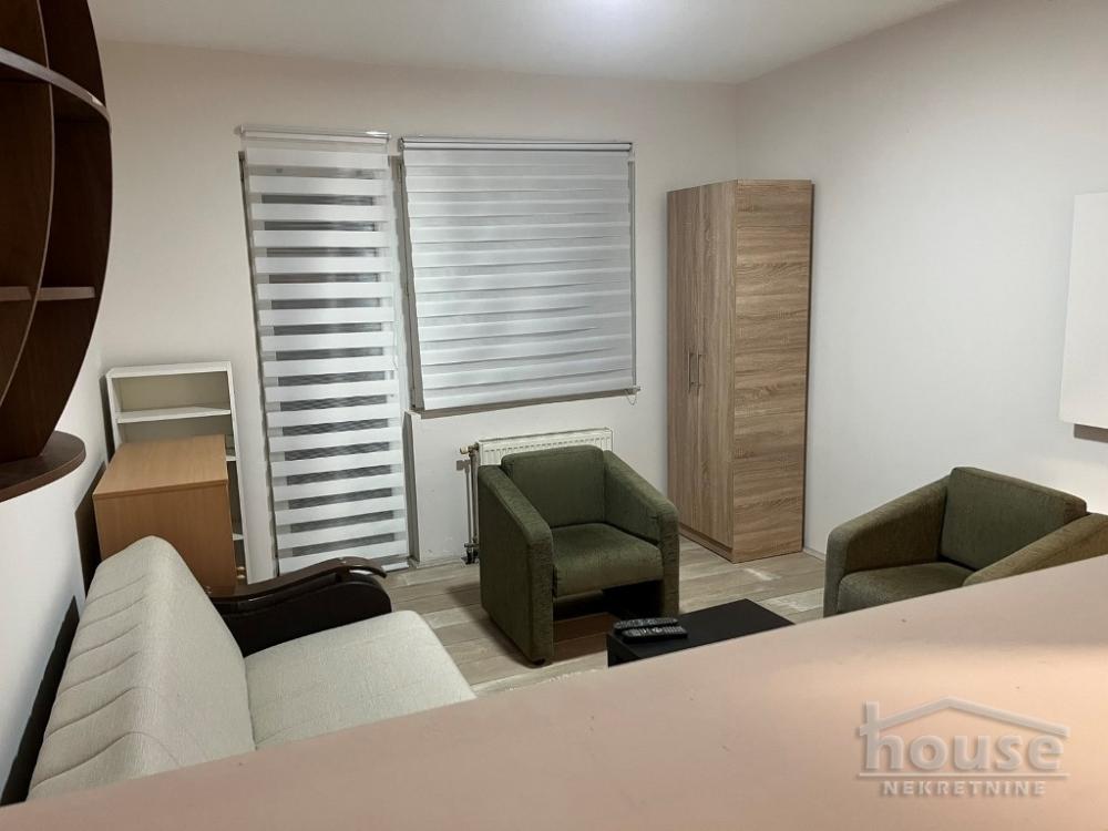 Slika 2 - Stan,NOVI SAD,BULEVAR,kv: 28.00, € 115000, ID: 1064448