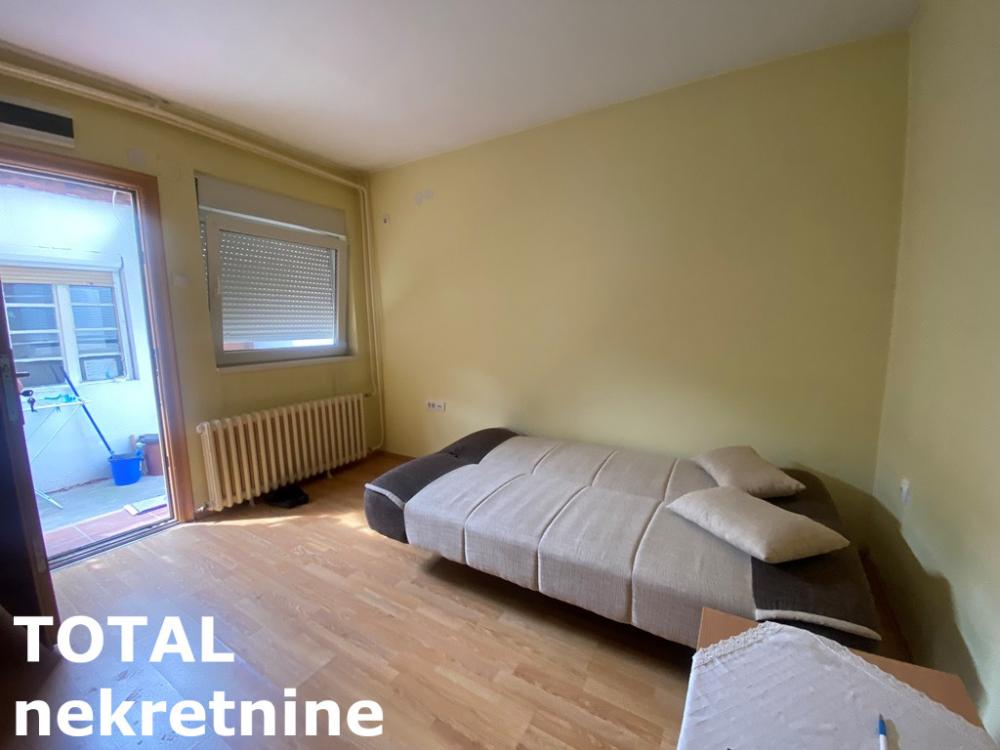 Slika 6 - Stan,NOVI SAD,CENTAR,kv: 18.00, € 50000, ID: 1101282