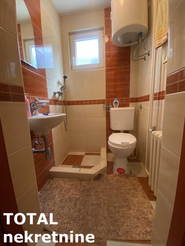 Slika 8 - Stan,NOVI SAD,CENTAR,kv: 18.00, € 50000, ID: 1101282
