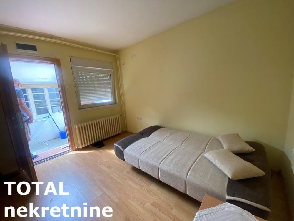 Slika 7 - Stan,NOVI SAD,CENTAR,kv: 18.00, € 50000, ID: 1101282