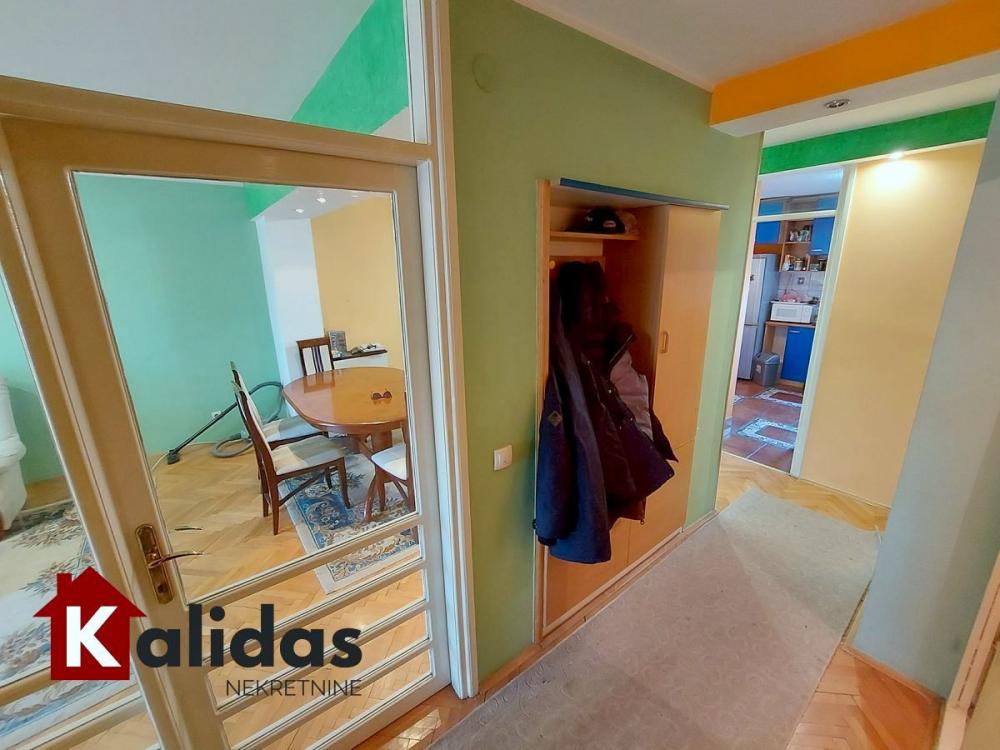 Slika 5 - Stan,NOVI SAD,BULEVAR,kv: 84, € 257500, ID: 1008106