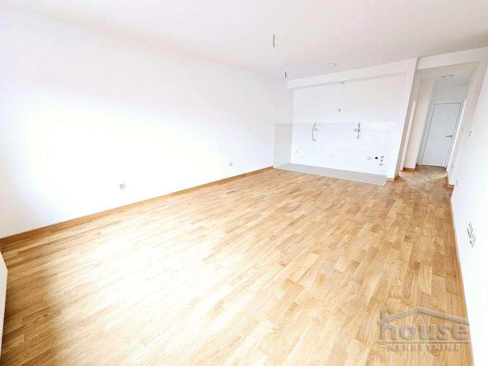 Slika 1 - Stan,NOVI SAD,PODBARA,kv: 110.00, € 286000, ID: 1064456