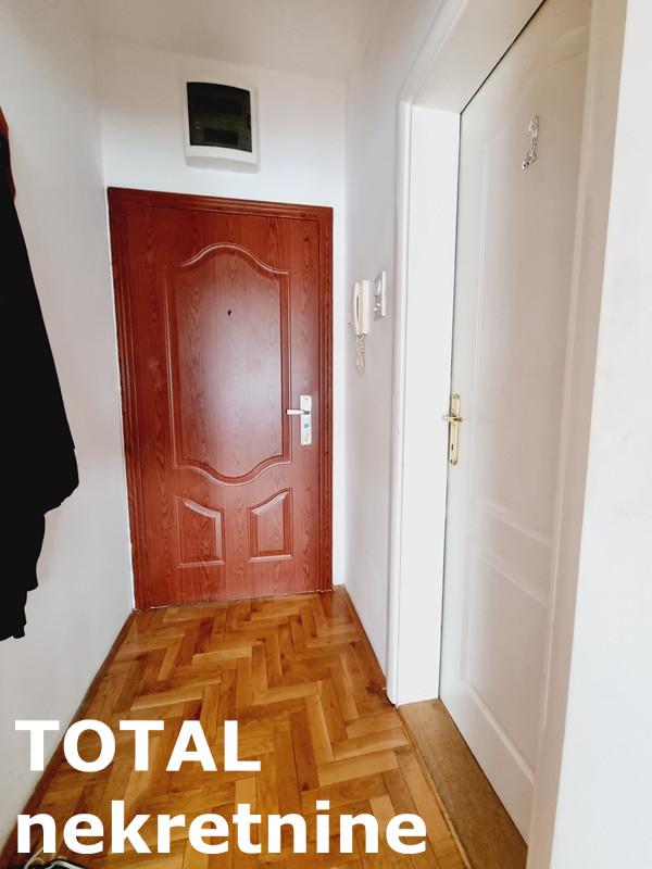 Slika 8 - Stan,NOVI SAD,BULEVAR EVROPE,kv: 38.00, € 116000, ID: 1101242