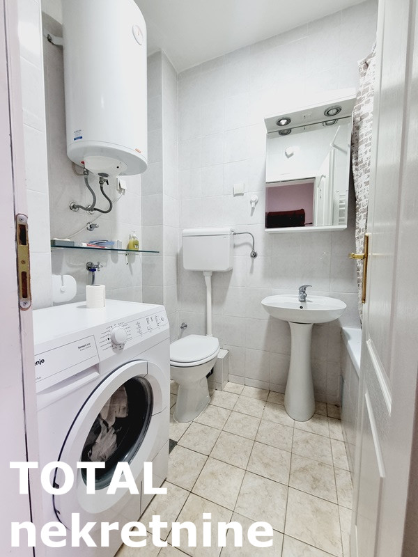 Slika 9 - Stan,NOVI SAD,BULEVAR EVROPE,kv: 38.00, € 116000, ID: 1101242