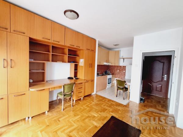 Slika 3 - Stan,NOVI SAD,BULEVAR EVROPE,kv: 38.00, € 116000, ID: 1064394