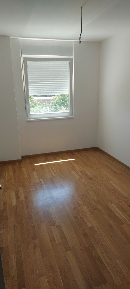 Slika 8 - Stan,NOVI SAD,TELEP,kv: 68.00, € 171600, ID: 1058743