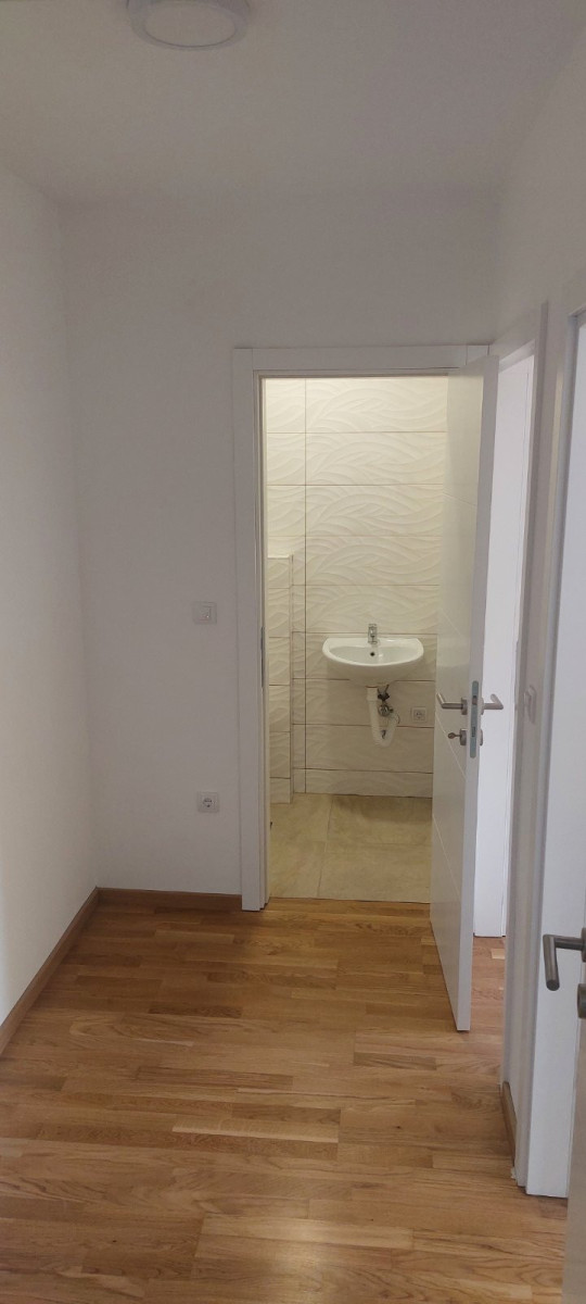 Slika 9 - Stan,NOVI SAD,TELEP,kv: 68.00, € 171600, ID: 1058743