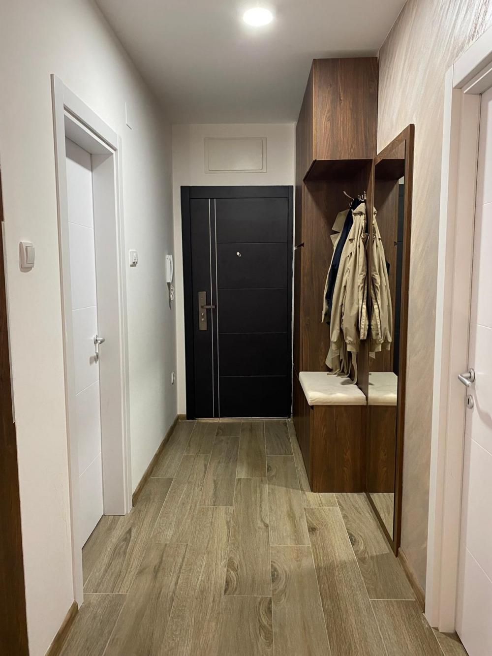 Slika 0 - Dvoiposoban stan u mirnom, porodičnom kraju, 135.000 €, 53 m²