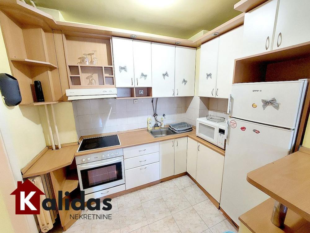Slika 10 - Stan,NOVI SAD,BULEVAR,kv: 58, € 134400, ID: 1008127