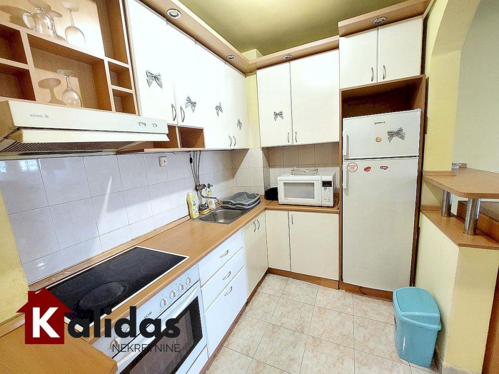 Slika 11 - Stan,NOVI SAD,BULEVAR,kv: 58, € 134400, ID: 1008127