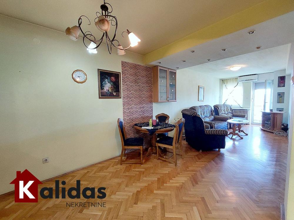 Slika 2 - Stan,NOVI SAD,BULEVAR,kv: 58, € 134400, ID: 1008127