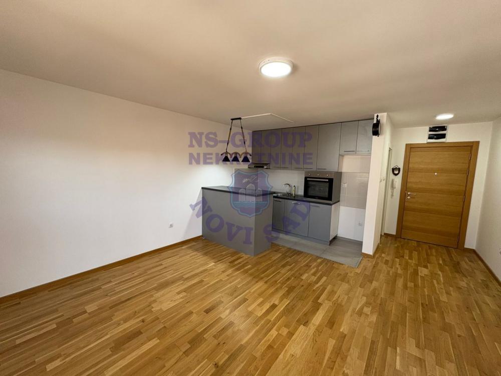 Slika 3 - Stan u Telepskoj Dolini, bez ulaganja! Parking mesto ispred zgrade!