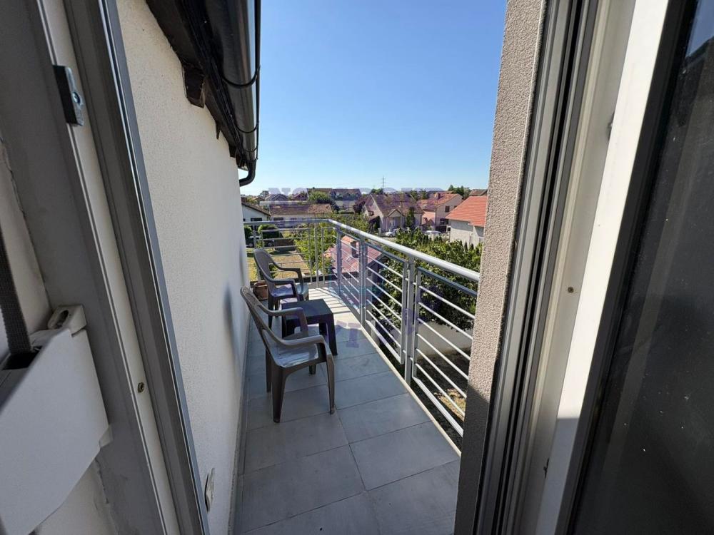 Slika 4 - Stan u Telepskoj Dolini, bez ulaganja! Parking mesto ispred zgrade!