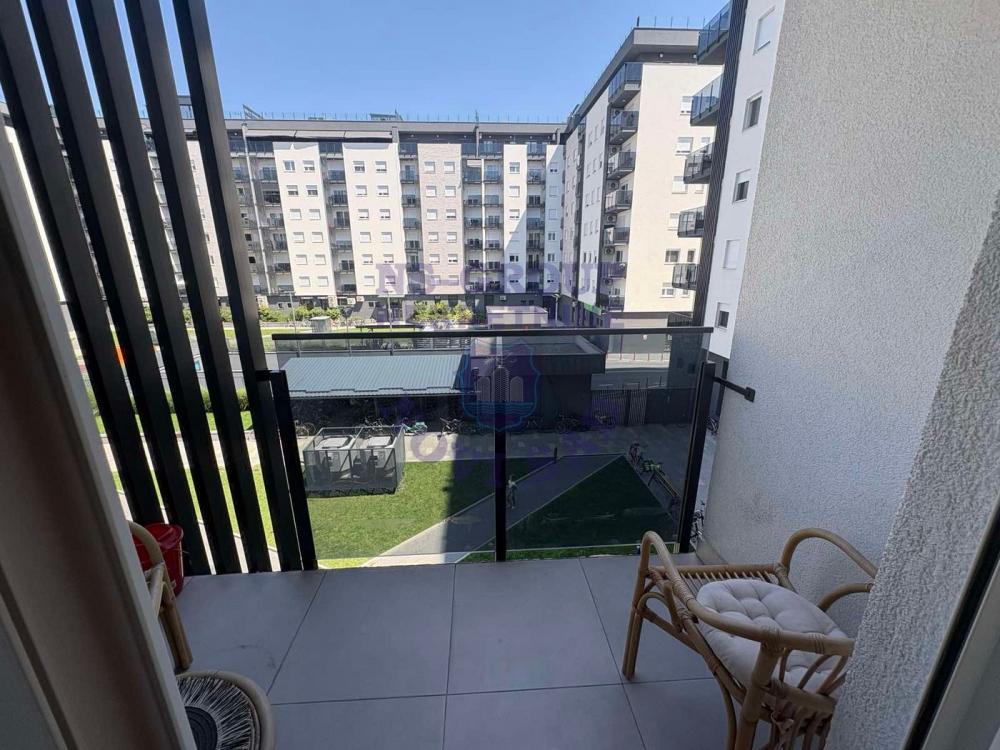 Slika 3 - FANTASTIČAN! Dvosoban stan u Park Novom,namešten ! (VIDEO NA SAJTU)