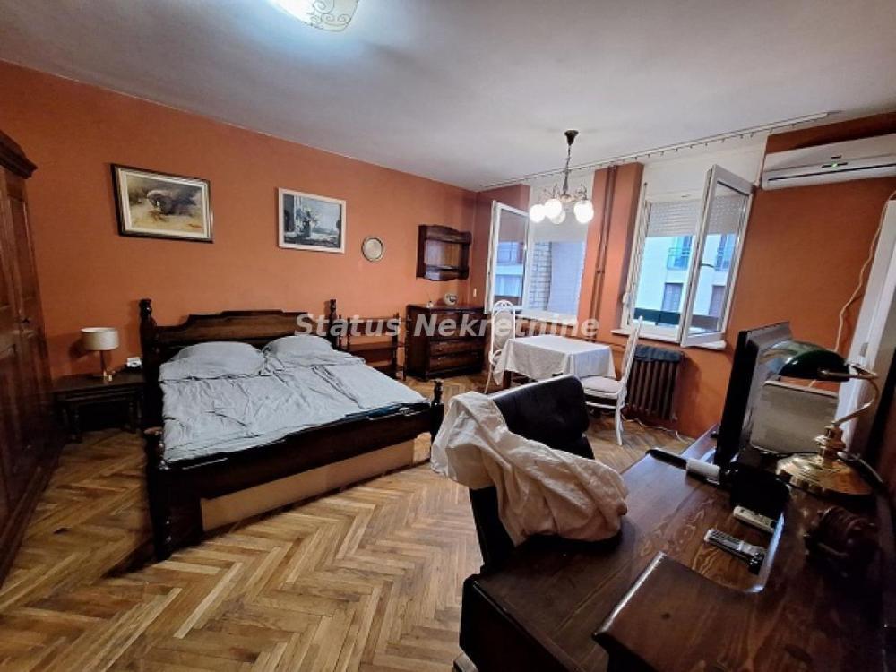 Glavna slika -ODLIČAN JEDNOIPOSOBAN STAN 48M2 U CENTRU GRADA, BLIZU RIBLJE PIJACE, 138400EU