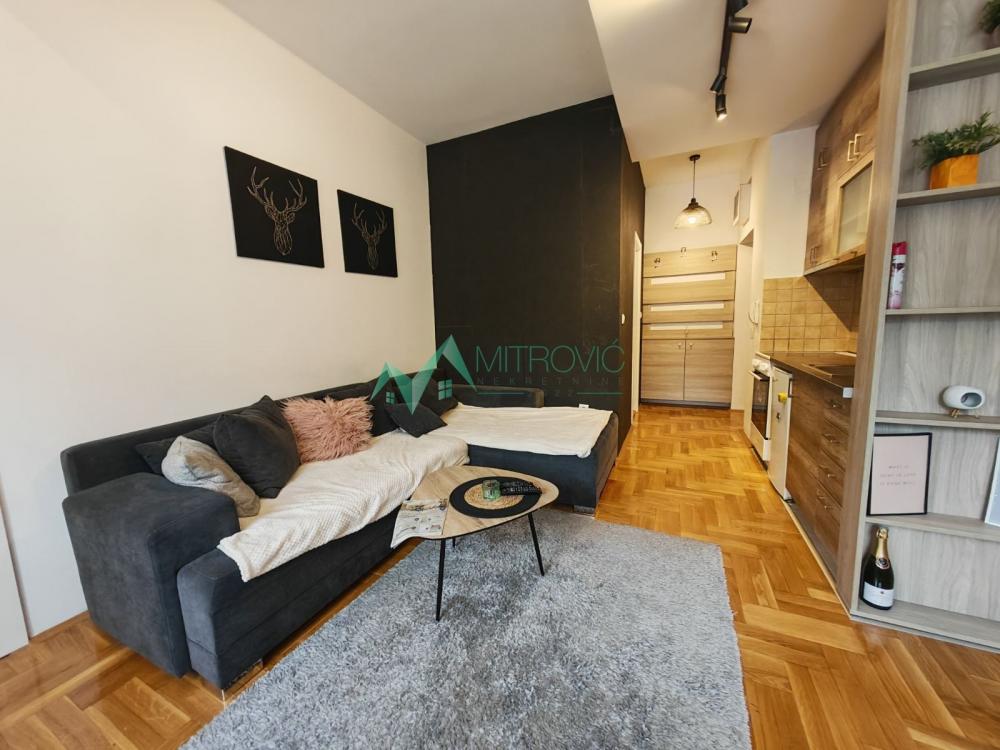 Slika 1 - Podbara, 37m2. Prelep jednoiposoban namešten stan. 