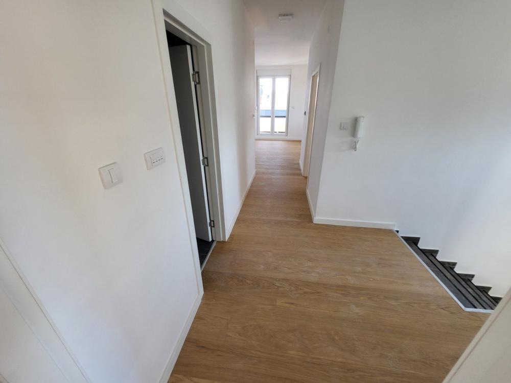 Slika 2 - Novo odmah useljivo postanite vlasnik i uživajte u njemu 80m2 Nova Detelinara