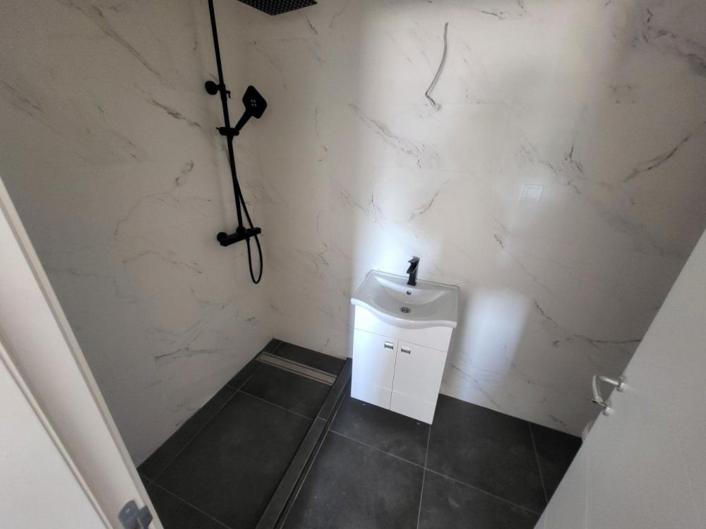 Slika 3 - Novo odmah useljivo postanite vlasnik i uživajte u njemu 80m2 Nova Detelinara