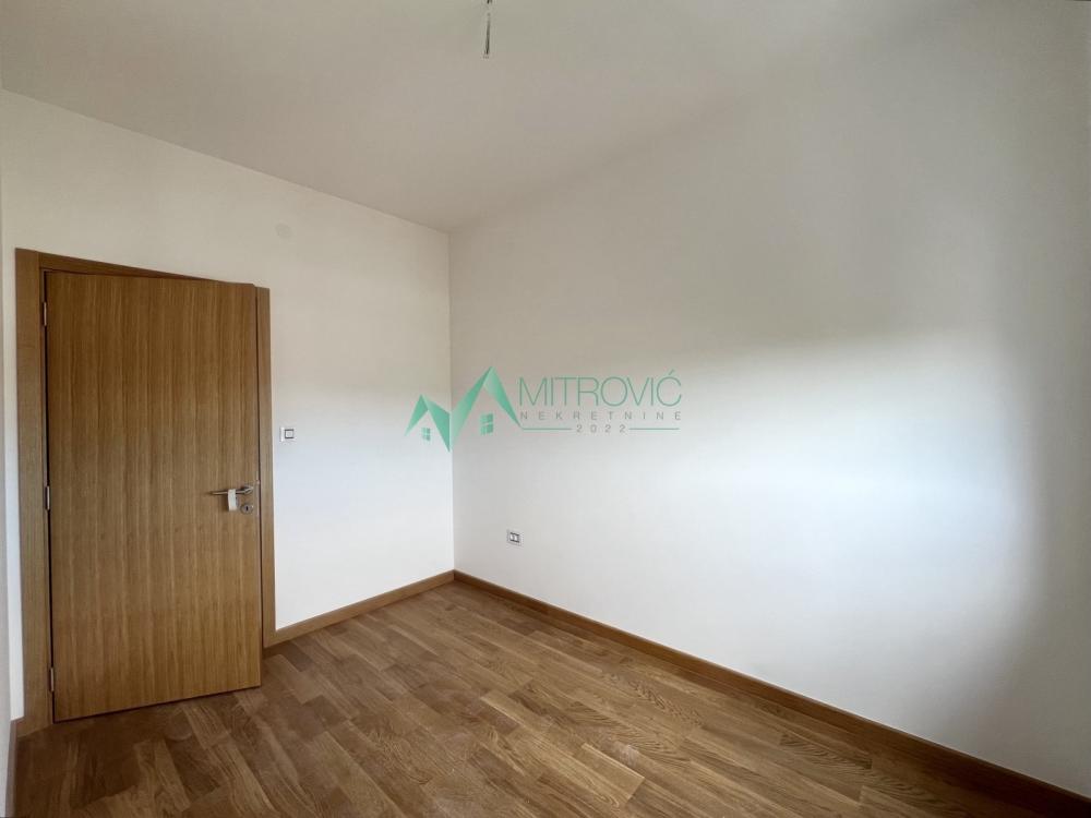 Slika 9 - Četvorosoban, direktan ulaz iz lifta 