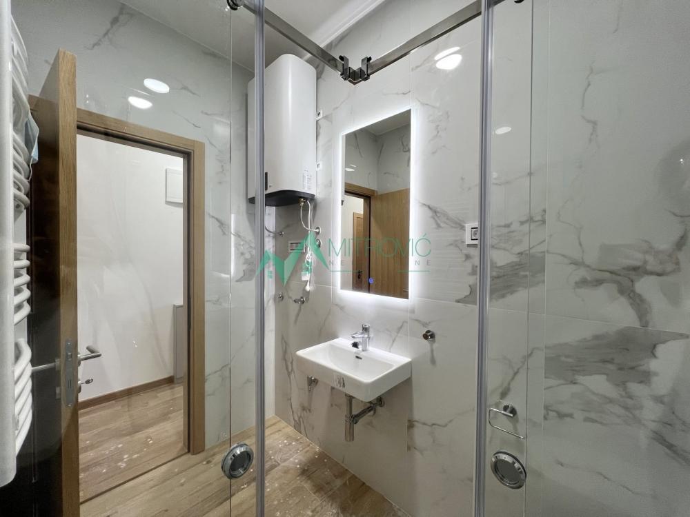 Slika 8 - Četvorosoban, direktan ulaz iz lifta 