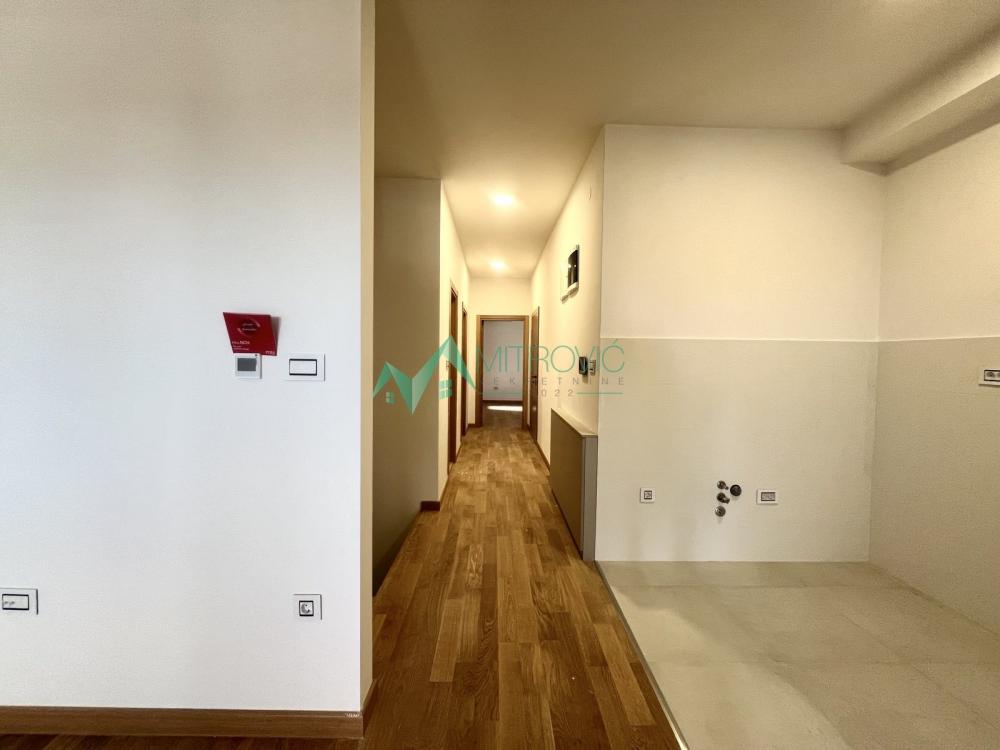 Slika 1 - Četvorosoban, direktan ulaz iz lifta 