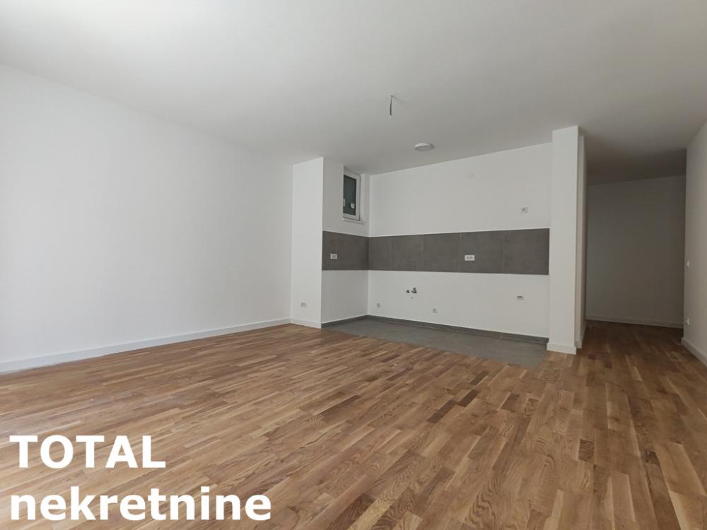 Slika 2 - Stan,NOVI SAD,CENTAR,kv: 63.00, € 195300, ID: 1101212