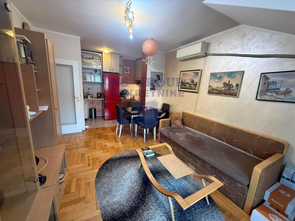 Slika 1 - Dvoiposoban stan na Novoj Detelinari