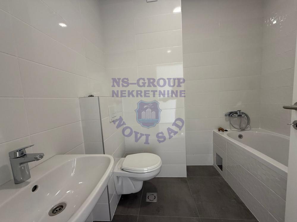 Slika 7 - Četvorosoban, 87m2, Novo naselje Novi Sad, sa terasom, ima lift