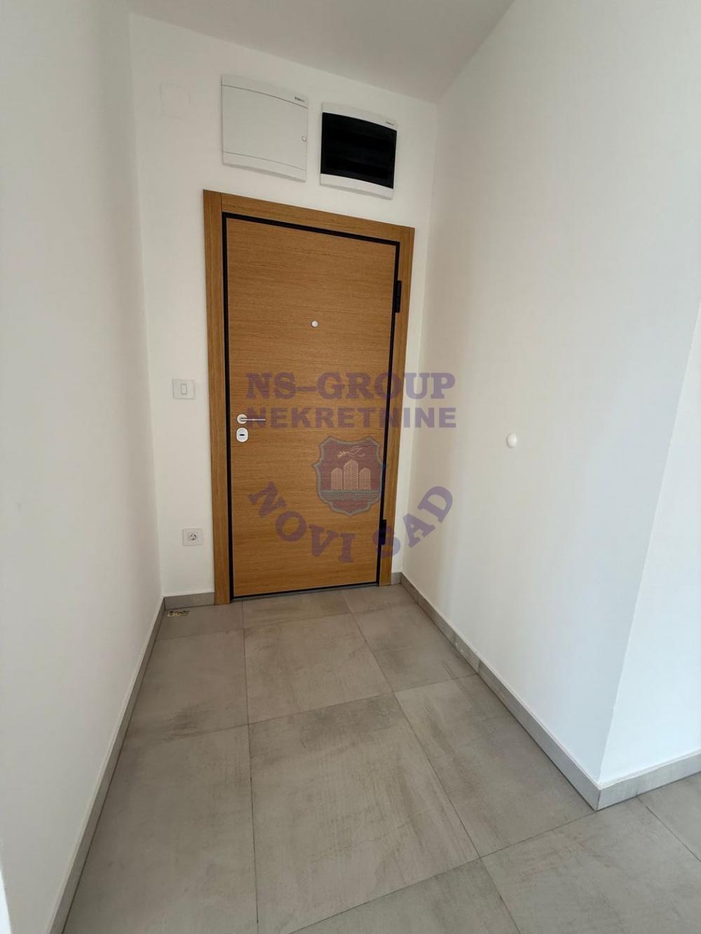 Slika 4 - Četvorosoban, 87m2, Novo naselje Novi Sad, sa terasom, ima lift