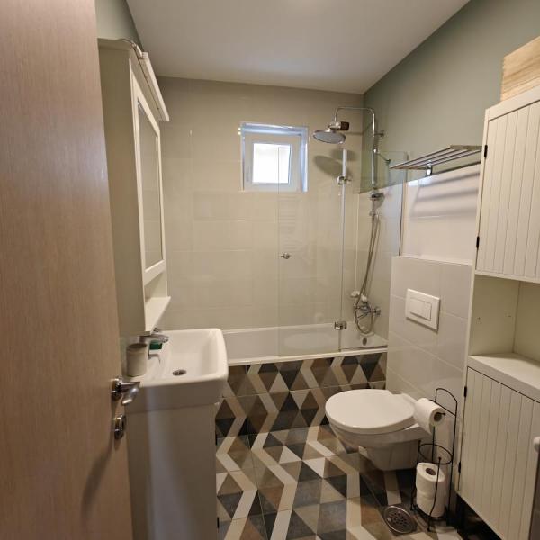 Slika 5 - Trosoban, 68m2, Telep Novi Sad, sa terasom, sa parkingom