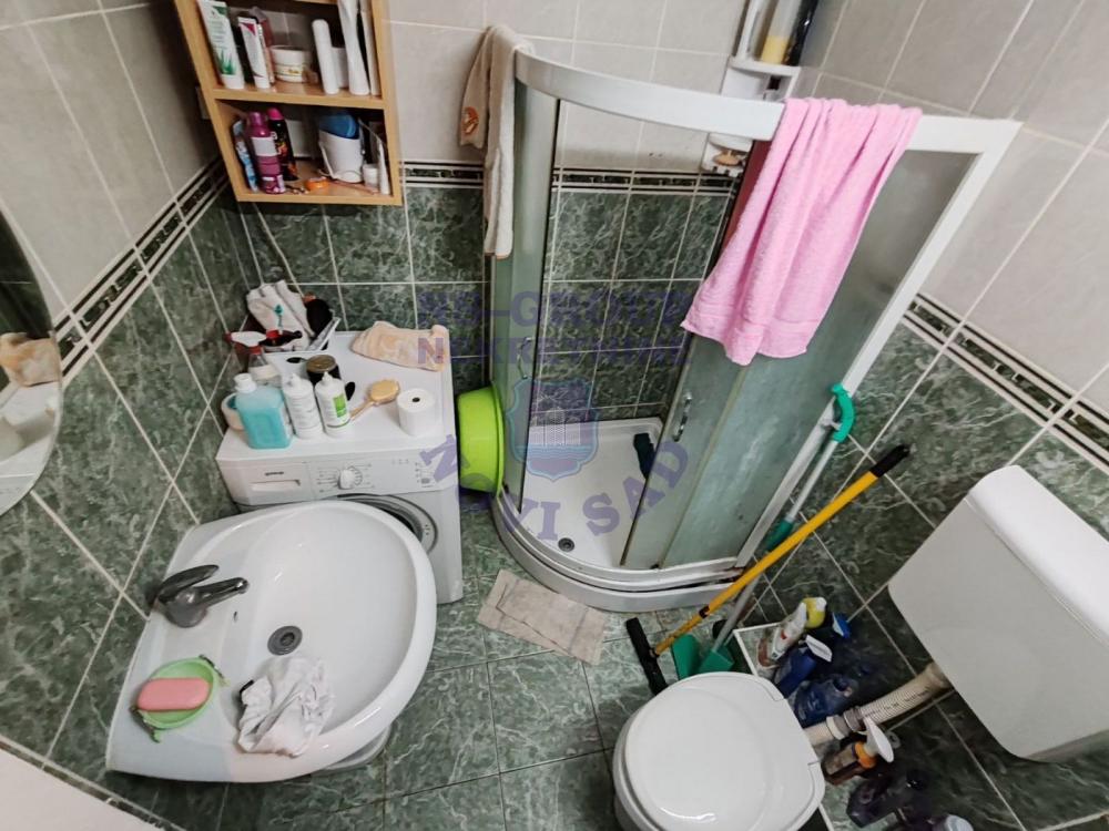 Slika 3 - trosoban stan na Limanu 3 !