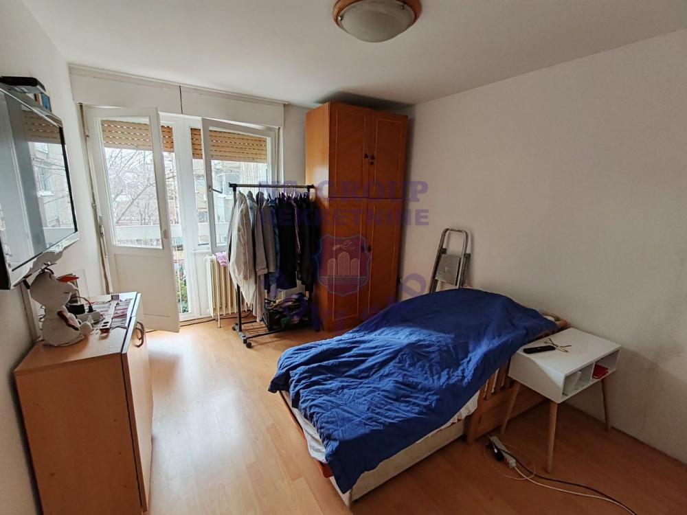 Slika 8 - trosoban stan na Limanu 3 !