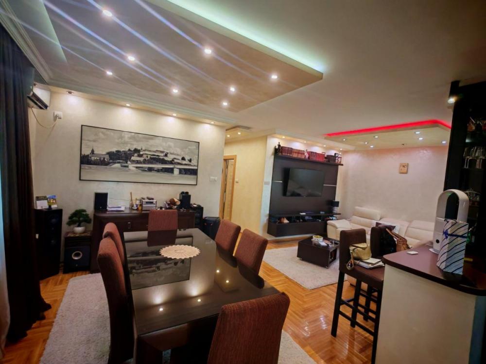 Slika 3 - Trosoban, 72m2, Telep Novi Sad, sa terasom, sa garažom