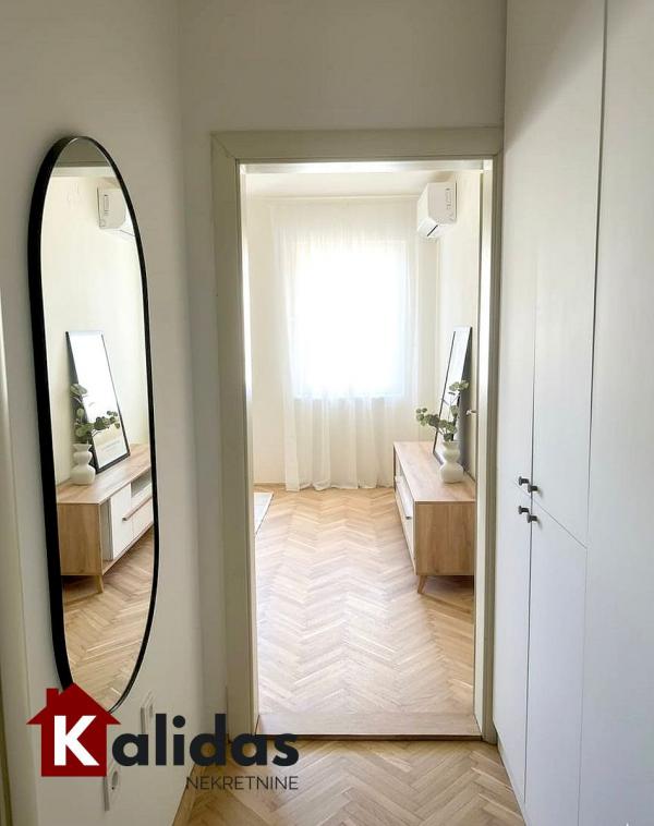 Slika 6 - Stan,NOVI SAD,BULEVAR EVROPE,kv: 28, € 96800, ID: 1008163