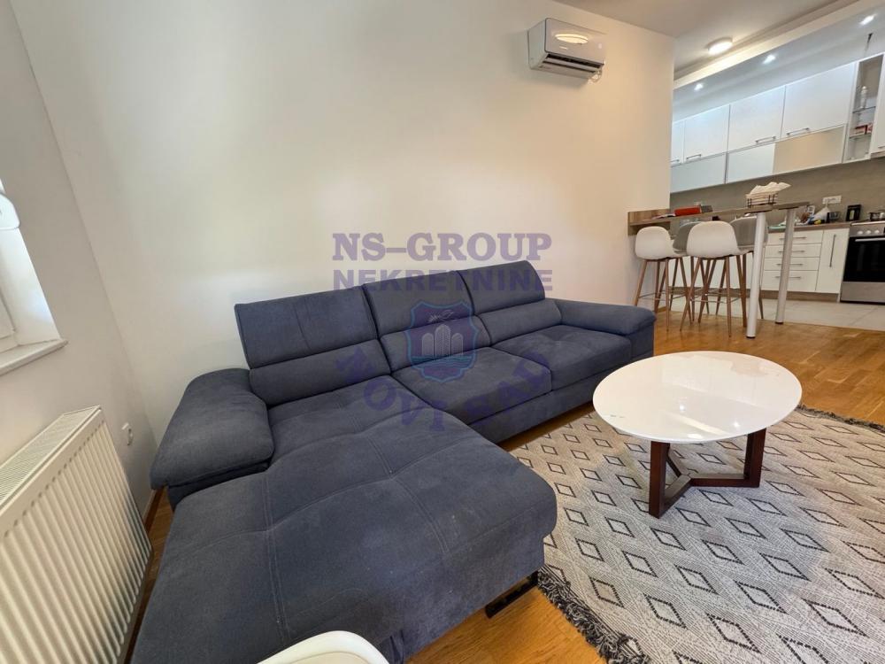 Slika 2 - Trosoban, 62m2, Kej žrtava racije Novi Sad, sa terasom, ima lift