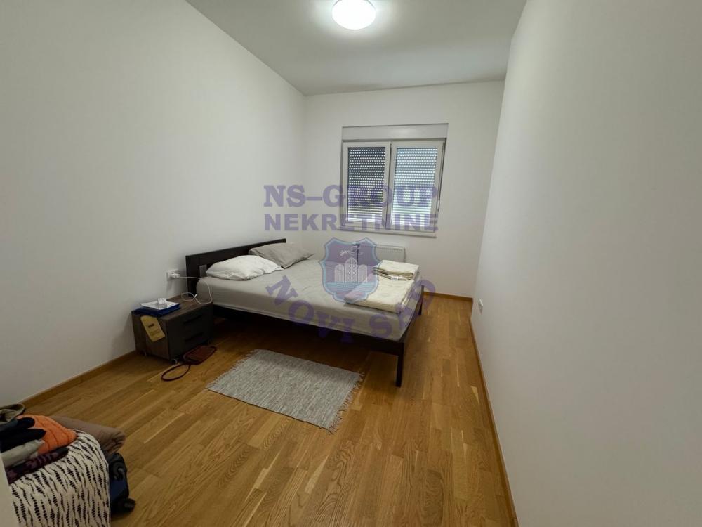 Slika 4 - Trosoban, 62m2, Kej žrtava racije Novi Sad, sa terasom, ima lift