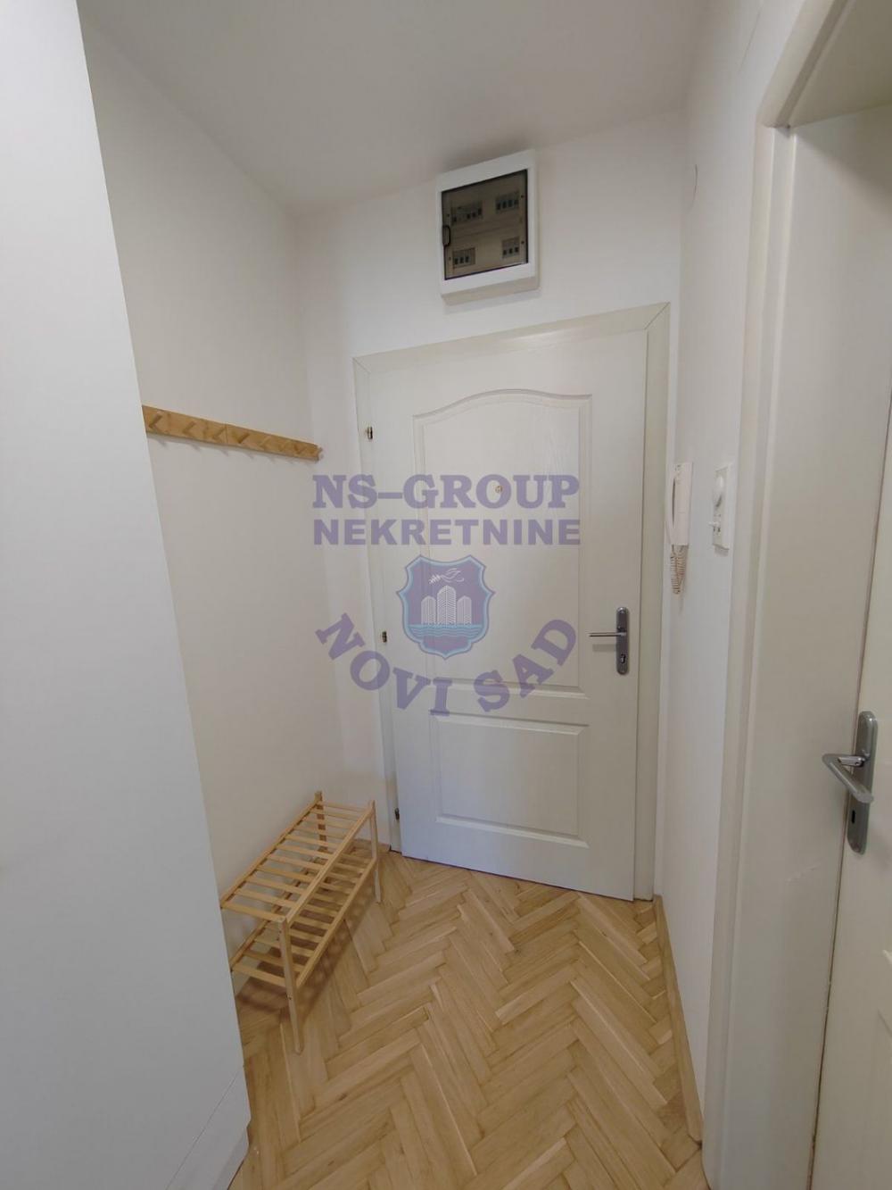 Slika 9 - 555228-Garsonjera-28m2-Bulevar Evrope