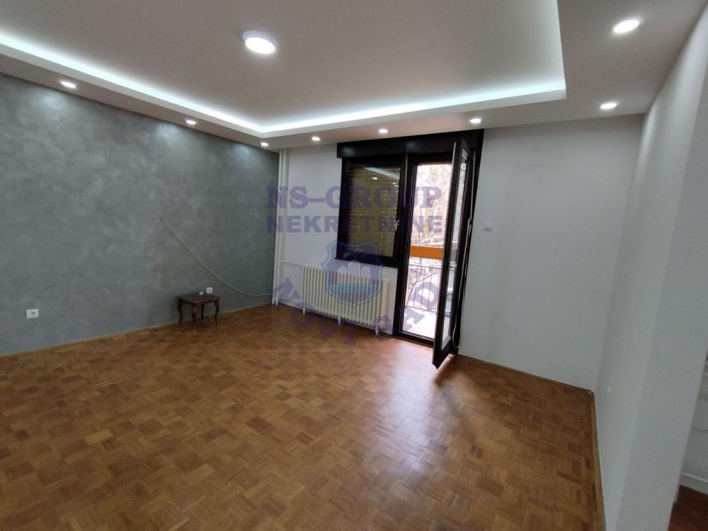 Glavna slika -Dvoiposoban stan - Bulevar!