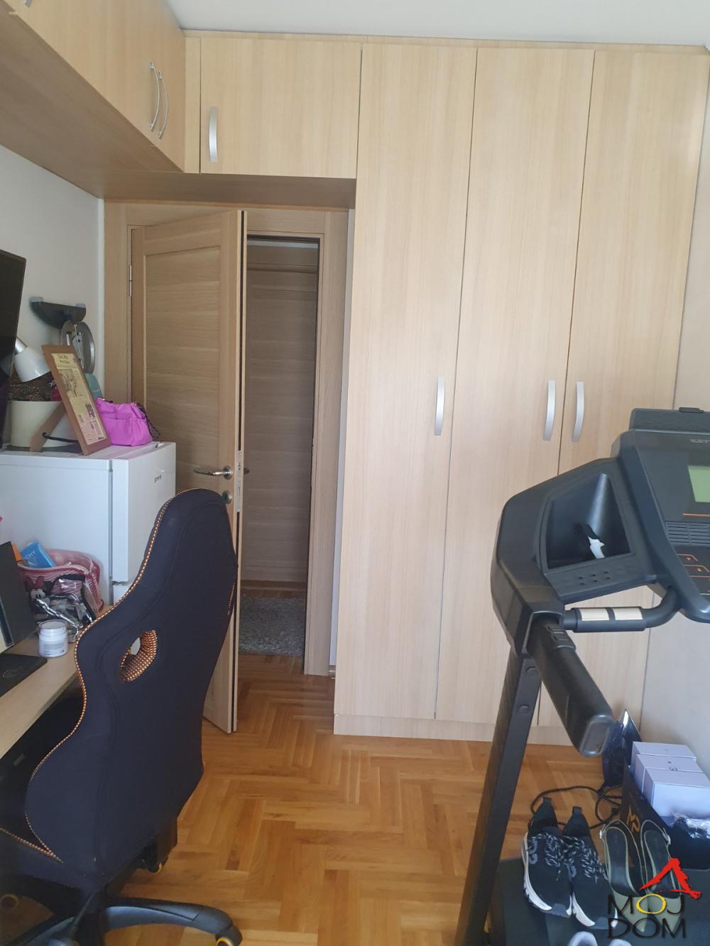 Slika 9 - Stan,NOVI SAD,TELEP,kv: 72, € 185400, ID: 1031160