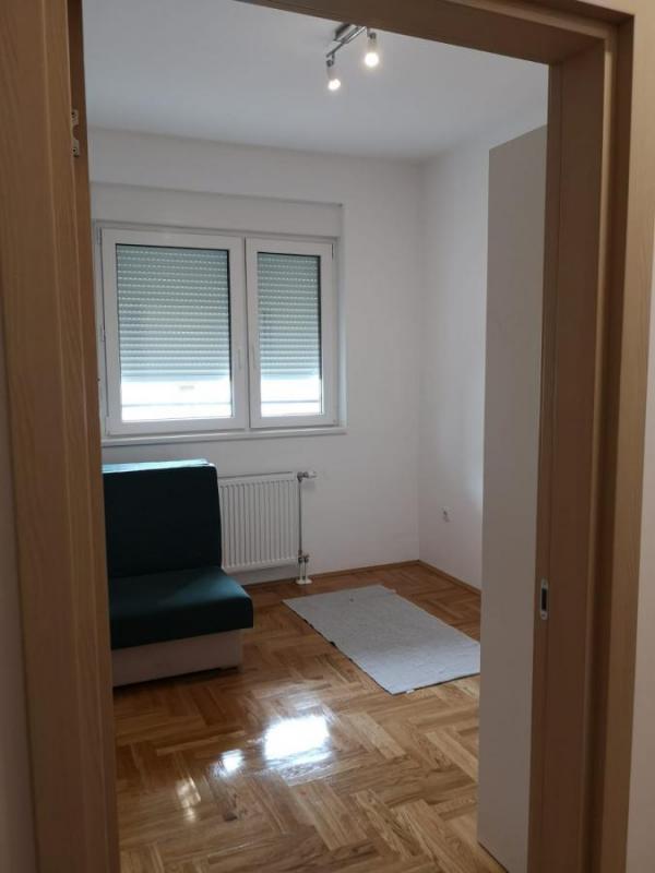 Slika 3 - Jednoiposoban stan na Telepu