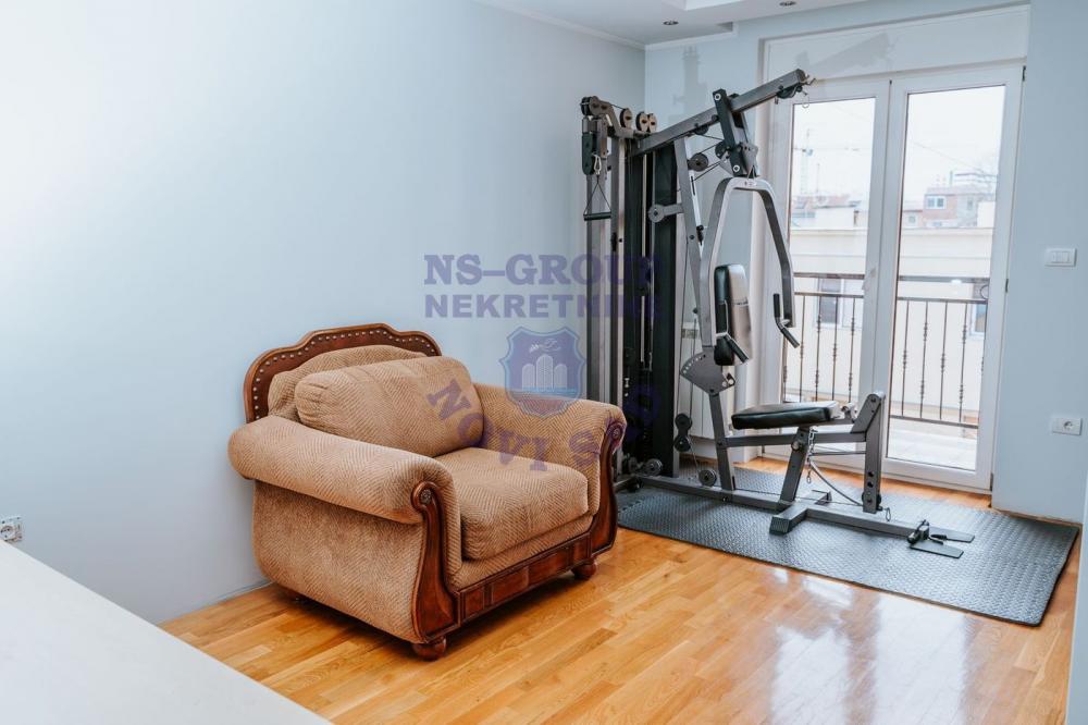 Slika 5 - Četvorosoban, 177m2, Novosadski kej Novi Sad