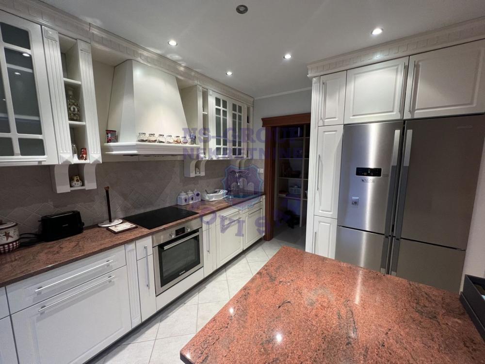 Slika 2 - Četvorosoban, 177m2, Novosadski kej Novi Sad