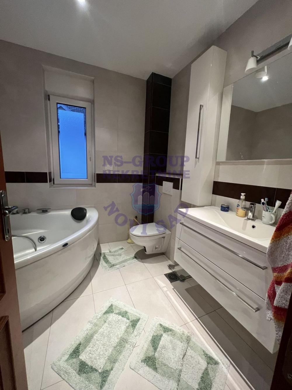 Slika 7 - Četvorosoban, 177m2, Novosadski kej Novi Sad